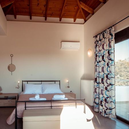 Harmony Deluxe Villa With Sea Mountain View Kambánion Exterior foto
