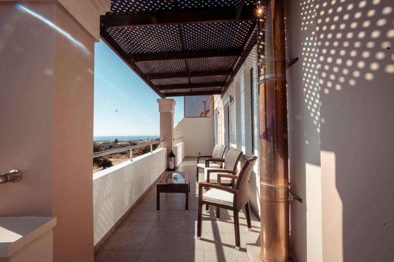 Harmony Deluxe Villa With Sea Mountain View Kambánion Exterior foto